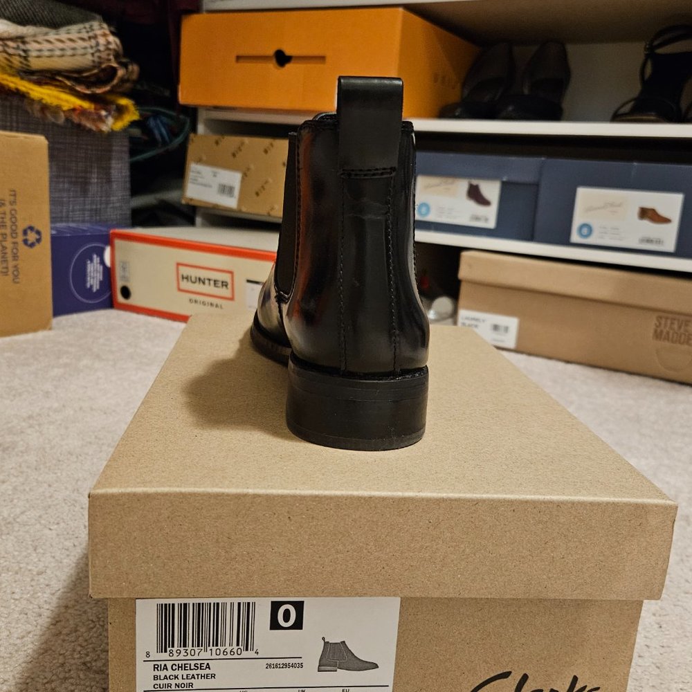 Clarks Ria Chelsea boot - Picture 3 of 11